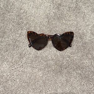 Tortoiseshell Heart Sunglasses - Brown Heart Frame